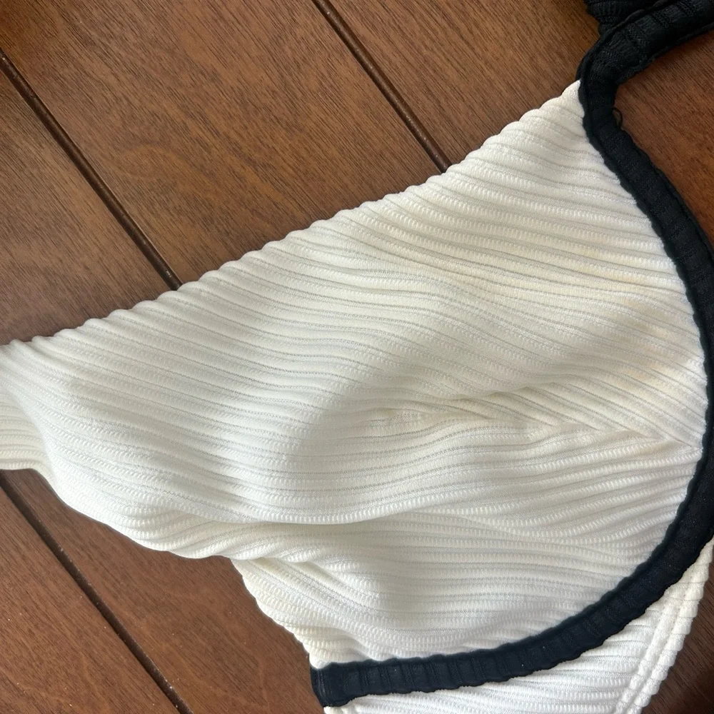 Black and White Bikini Set - Picture 6 of 6